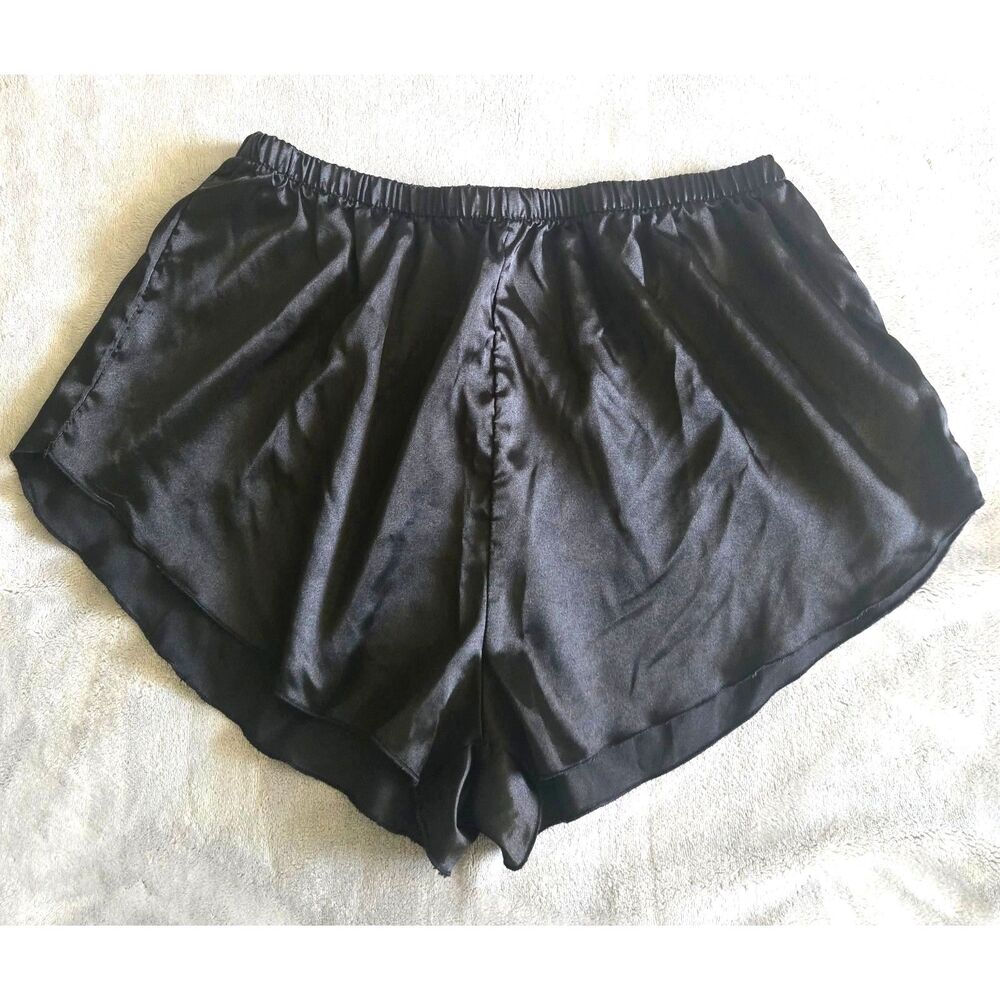 Black Satin Lounge Shorts – 1XL – Elastic Waist – Soft & Stretchy